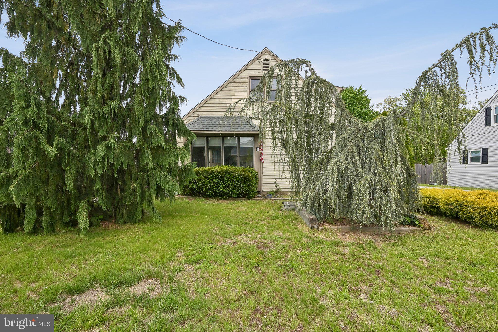 196 Tansboro Road Berlin, NJ 08009 - Photo 3 of 25 Front view from the street