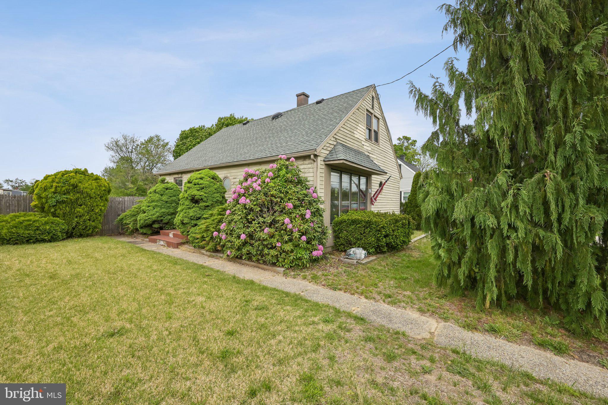 196 Tansboro Road Berlin, NJ 08009 - Photo 4 of 25 Front of house