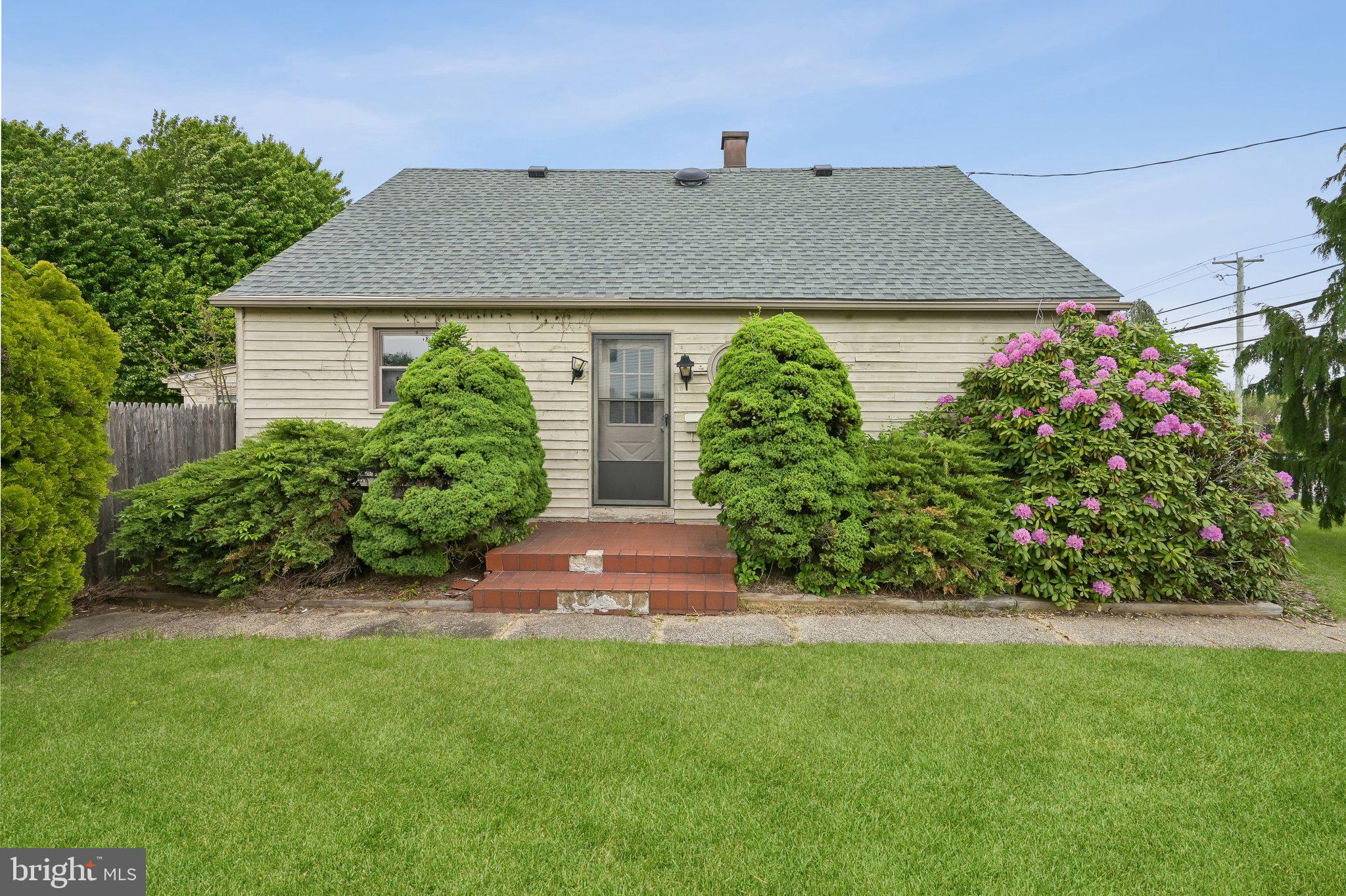 196 Tansboro Road Berlin, NJ 08009 - Photo 5 of 25 Front of house