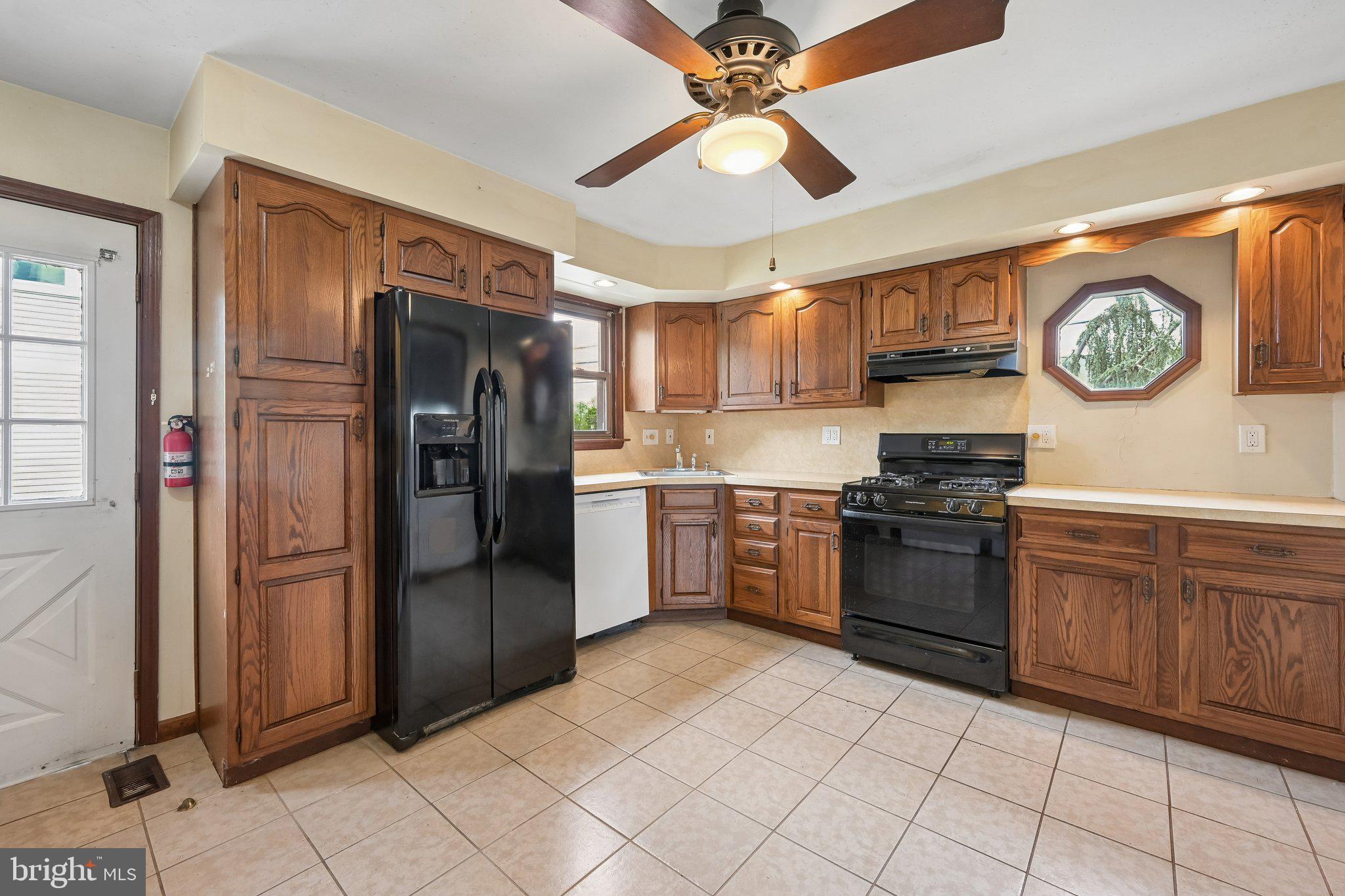 196 Tansboro Road Berlin, NJ 08009 - Photo 9 of 25 Kitchen