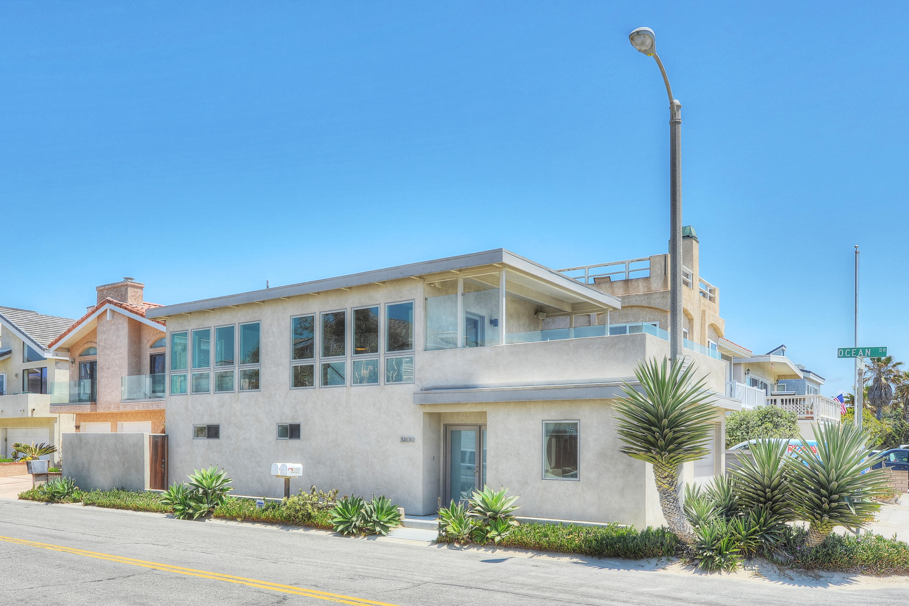 3600 Ocean Drive Oxnard, CA 93035 - Photo 2 of 30 a front view of a house with a garden