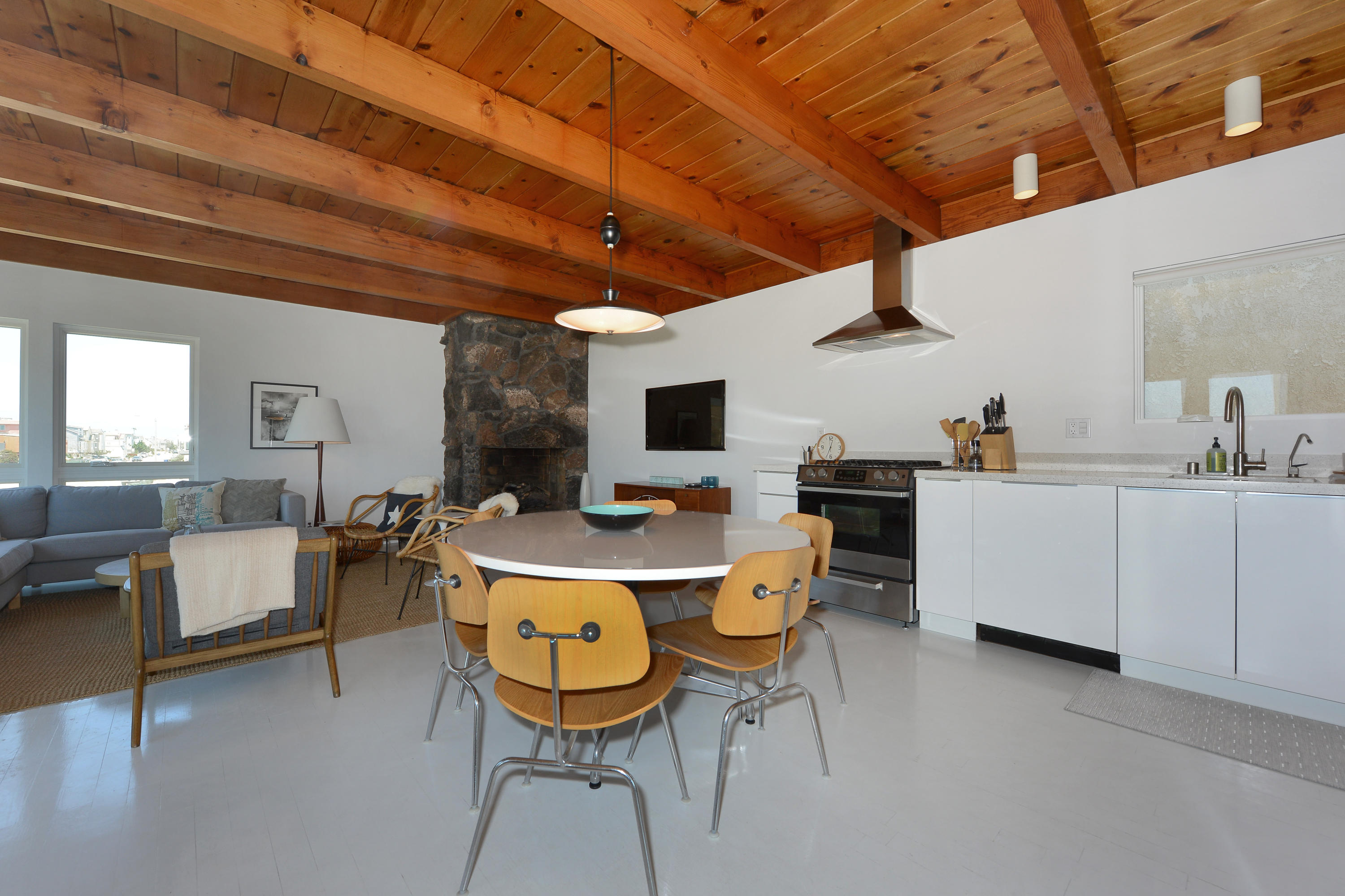 3600 Ocean Drive Oxnard, CA 93035 - Photo 24 of 30 a view of a dining room with furniture