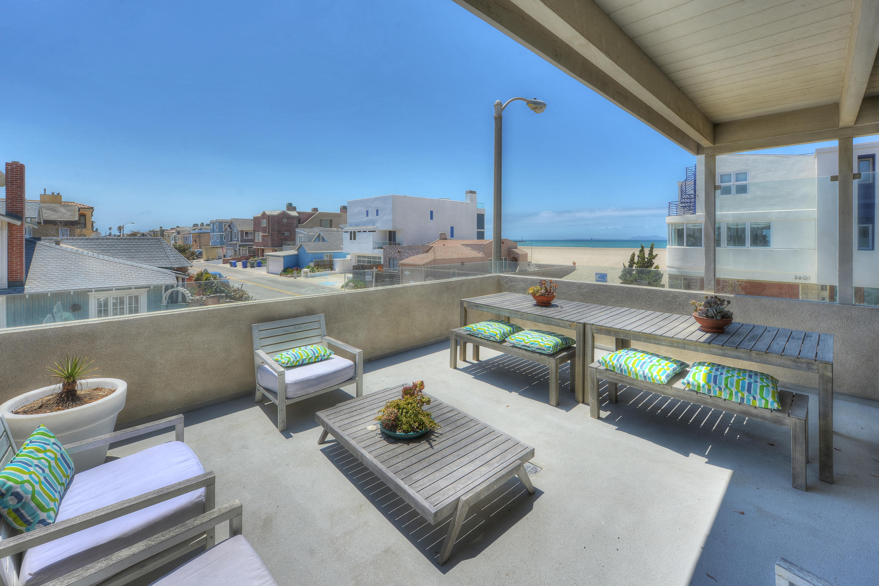 3600 Ocean Drive Oxnard, CA 93035 - Photo 30 of 30 a living room with furniture and a table