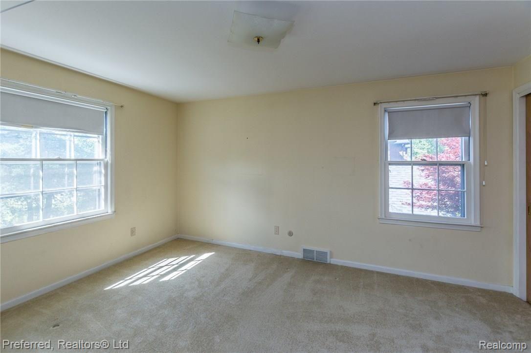 642 Meadowlane Road Dearborn, MI 48124 - Photo 11 of 29 DSC_7073.jpg