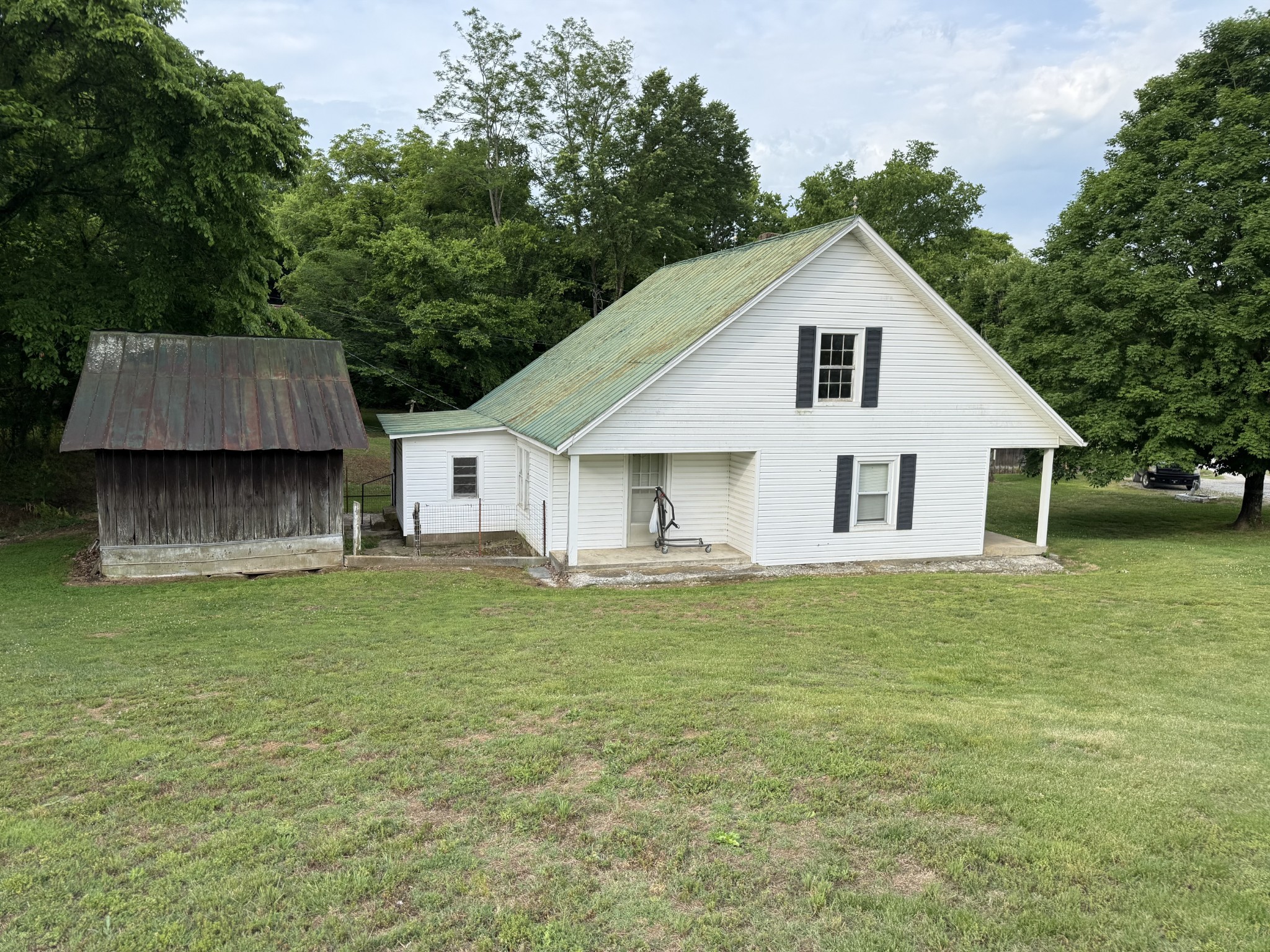 328 Young Branch Road Dixon Springs, TN 37057 - Photo 3 of 30