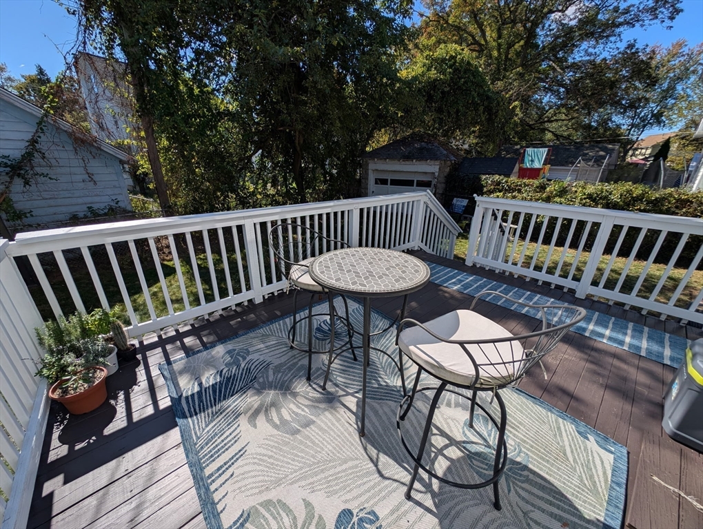 35 Carlton Street Springfield, MA 01108 - Photo 17 of 19