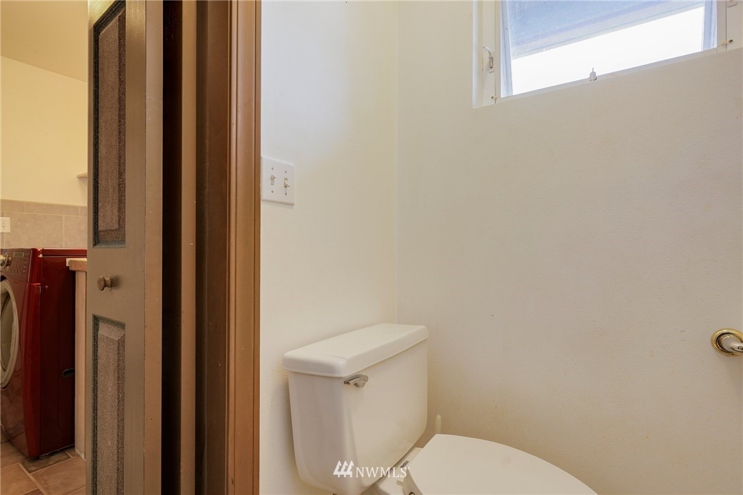 5616 Rockefeller Avenue Everett, WA 98203 - Photo 12 of 40
