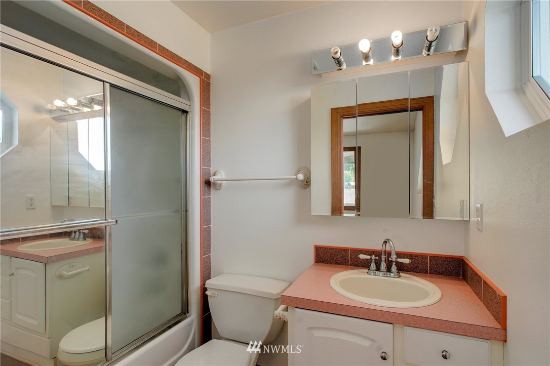 5616 Rockefeller Avenue Everett, WA 98203 - Photo 18 of 40