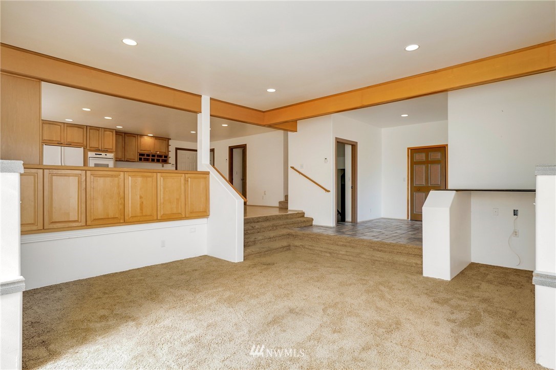 5616 Rockefeller Avenue Everett, WA 98203 - Photo 6 of 40