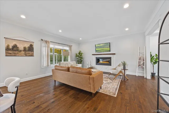 $2,555,000 | 60 Moss Lane, Jericho, NY 11753