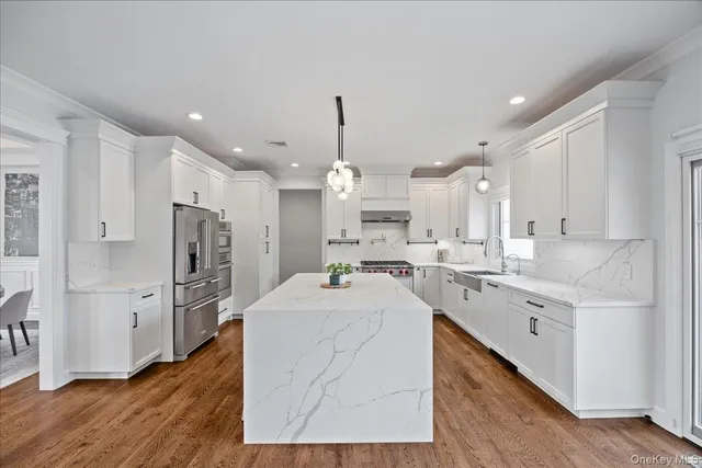 $2,555,000 | 60 Moss Lane, Jericho, NY 11753