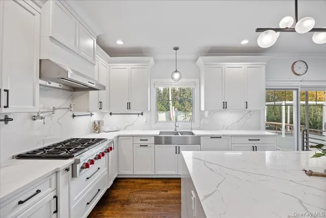 $2,555,000 | 60 Moss Lane, Jericho, NY 11753