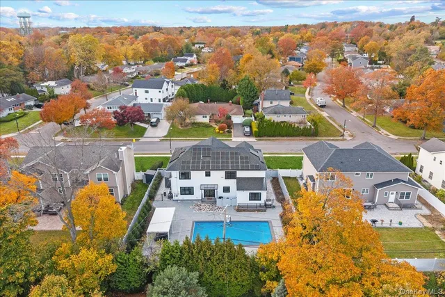 $2,555,000 | 60 Moss Lane, Jericho, NY 11753