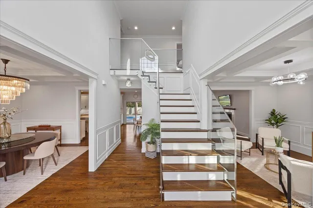 $2,555,000 | 60 Moss Lane, Jericho, NY 11753