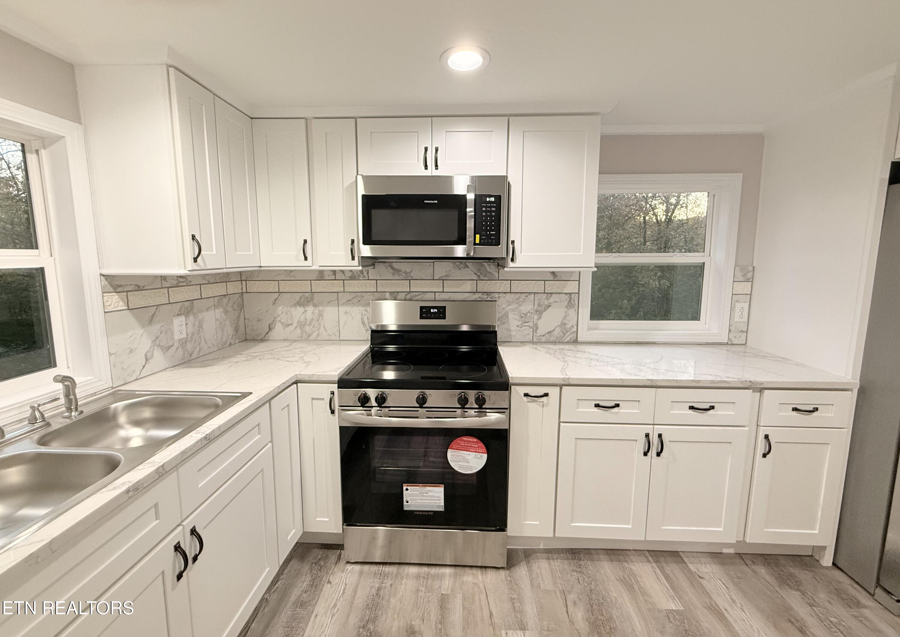 6116 Cardwell Road Corryton, TN 37721 - Photo 10 of 18 IMG_0064