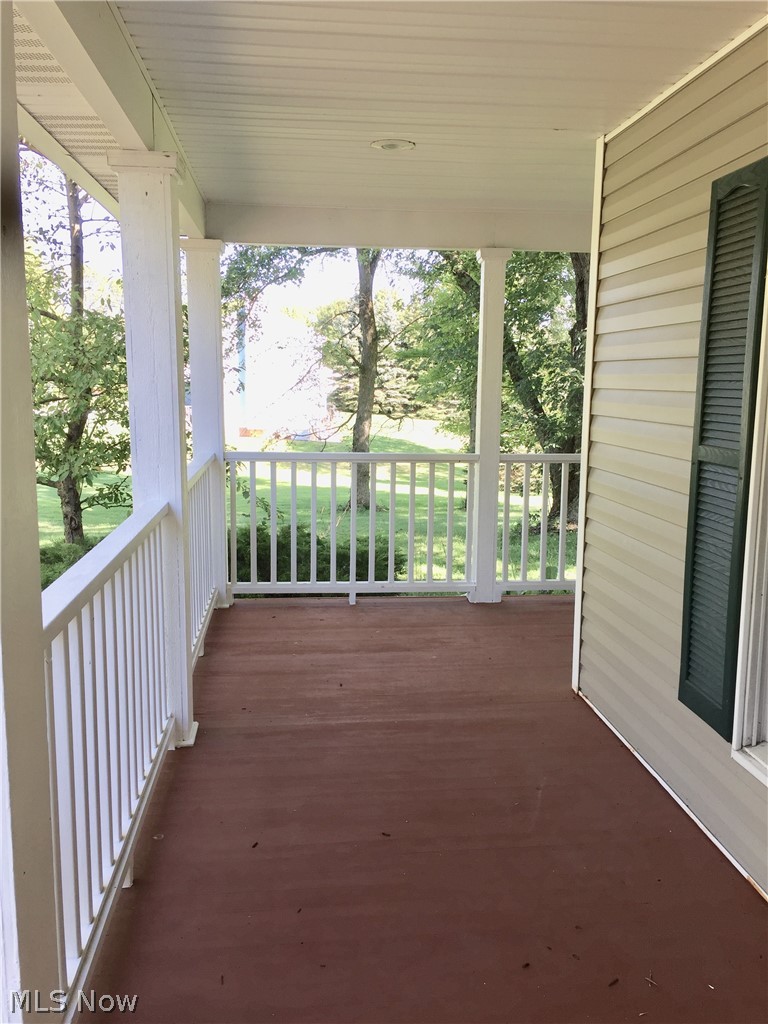 18925 Thorpe Road Chagrin Falls, OH 44023 - Photo 6 of 34 Plenty of room for chairs, a swing and tables.