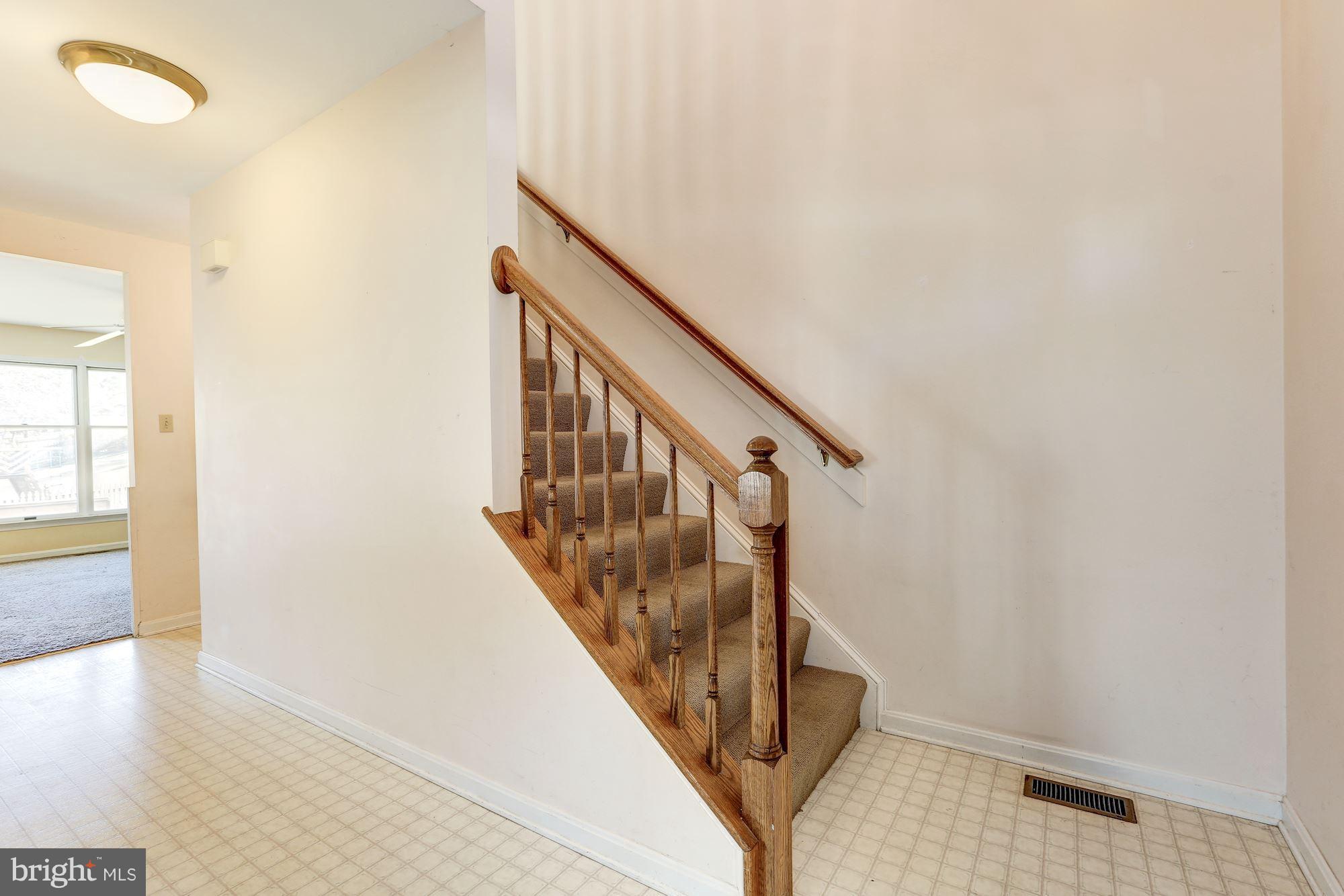 4647 Newington Road Jefferson, MD 21755 - Photo 5 of 30 Foyer