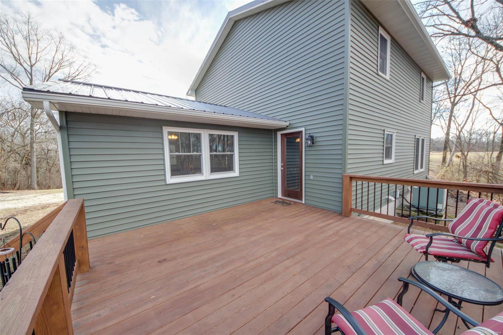 10768 Chesterfield Road Shipman, IL 62685 - Photo 5 of 28