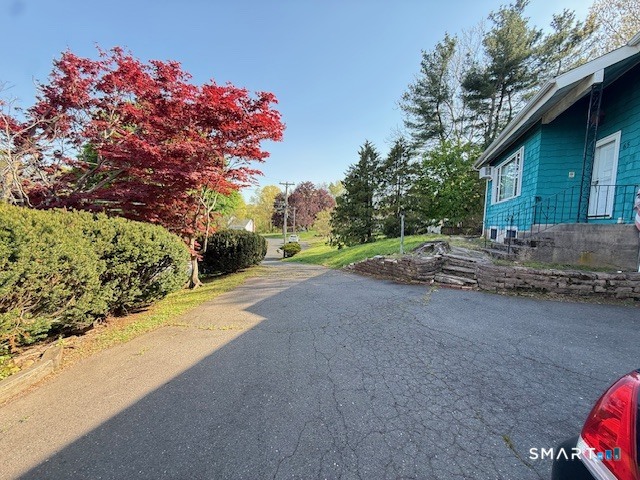 65 Glenview Road Meriden, CT 06450 - Photo 3 of 33