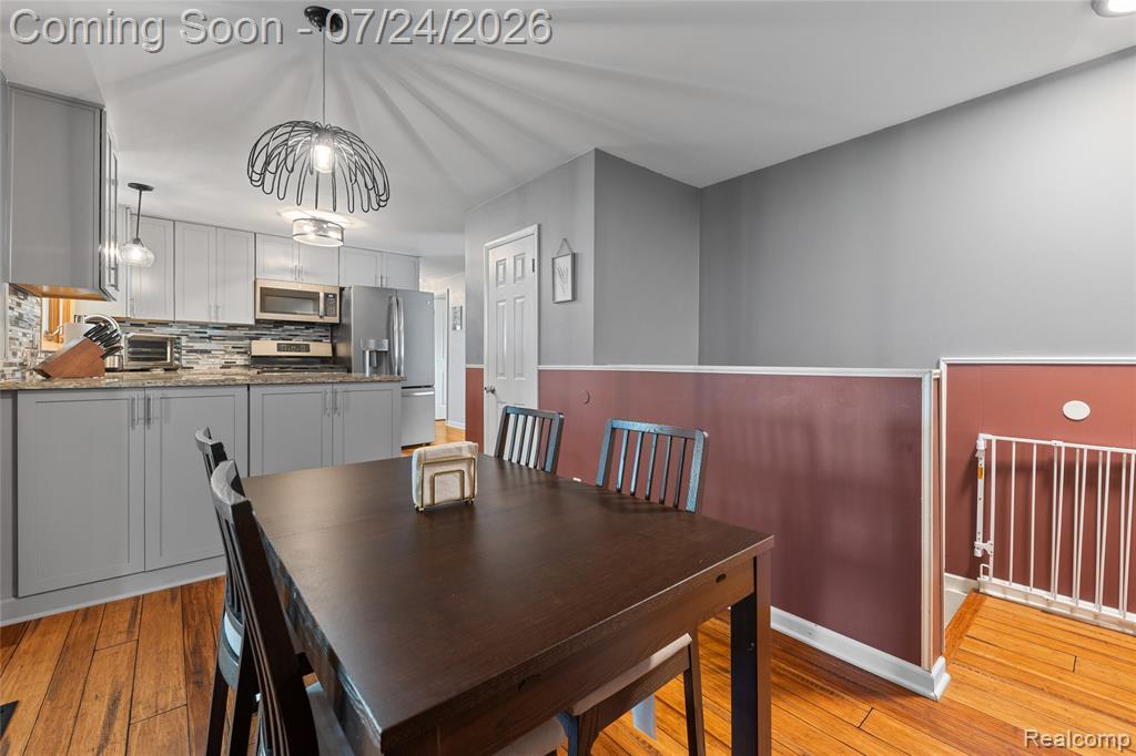 14629 Newburgh Road Livonia, MI 48154 - Photo 18 of 37