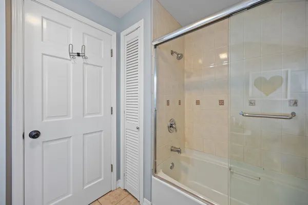 $692,500 | 914 Central Avenue, Deerfield, IL 60015