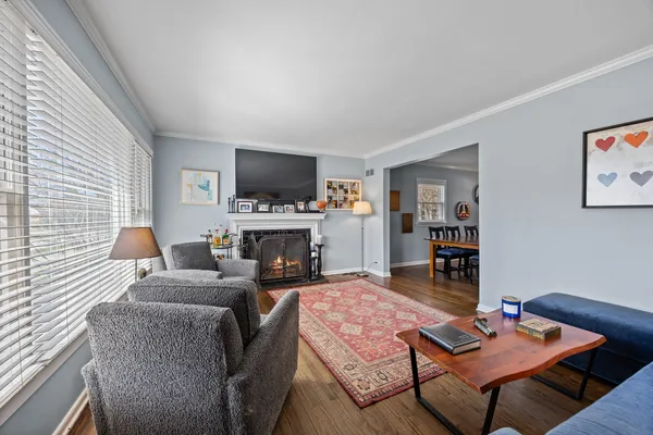 $692,500 | 914 Central Avenue, Deerfield, IL 60015