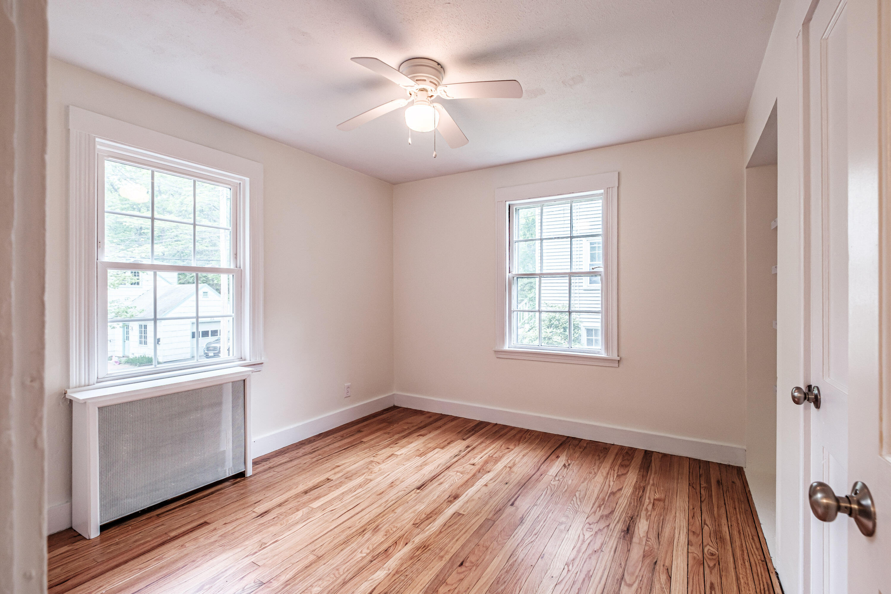 84 Oakhurst Road Cape Elizabeth, ME 04107 - Photo 17 of 27 1 st floor bedroom