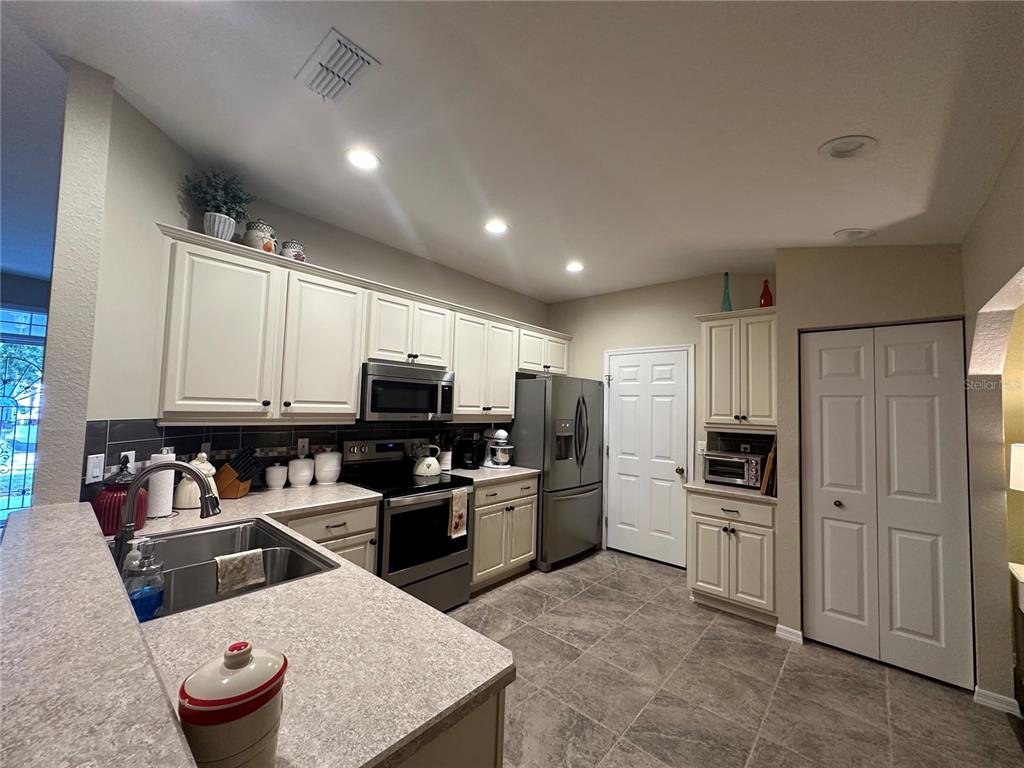 8649 Southwest 108th Ln Road Ocala, FL 34481 - Photo 43 of 72 KITCHEN
