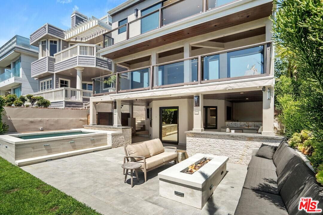 4811 Roma Court Marina del Rey, CA 90292 - Photo 3 of 57