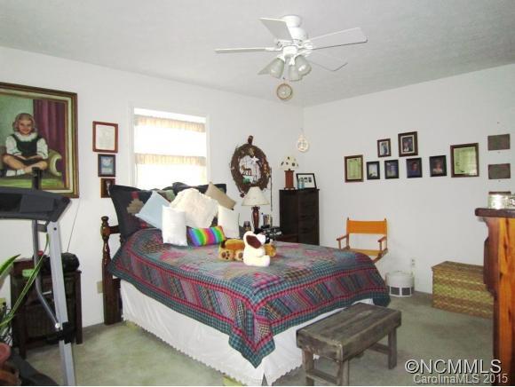 102 Falling Waters Road, Unit 3 Hendersonville, NC 28792 - Photo 11 of 18 Gallery Image 11