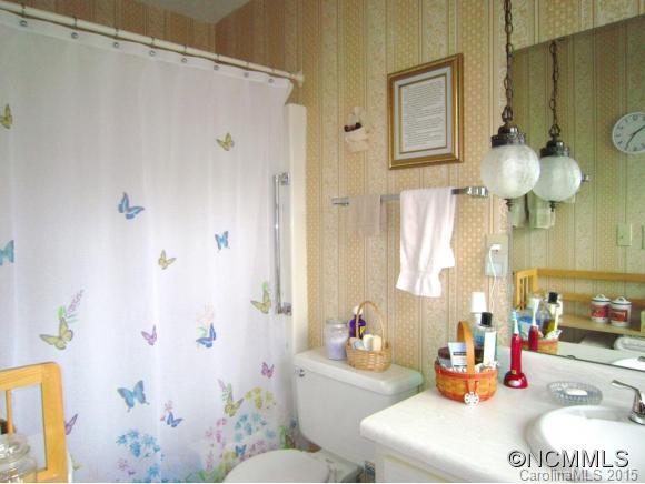 102 Falling Waters Road, Unit 3 Hendersonville, NC 28792 - Photo 12 of 18 Gallery Image 12