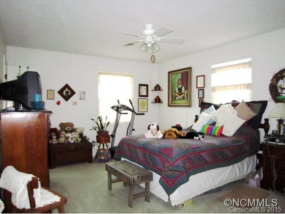 102 Falling Waters Road, Unit 3 Hendersonville, NC 28792 - Photo 10 of 18 Gallery Image 10