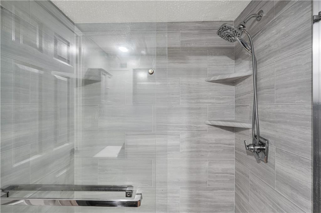 6851 Roswell Road, Unit M13 Sandy Springs, GA 30328 - Photo 19 of 28 Gallery Image 19