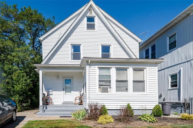 $2,950 | 162 West Windsor Parkway, Oceanside, NY 11572