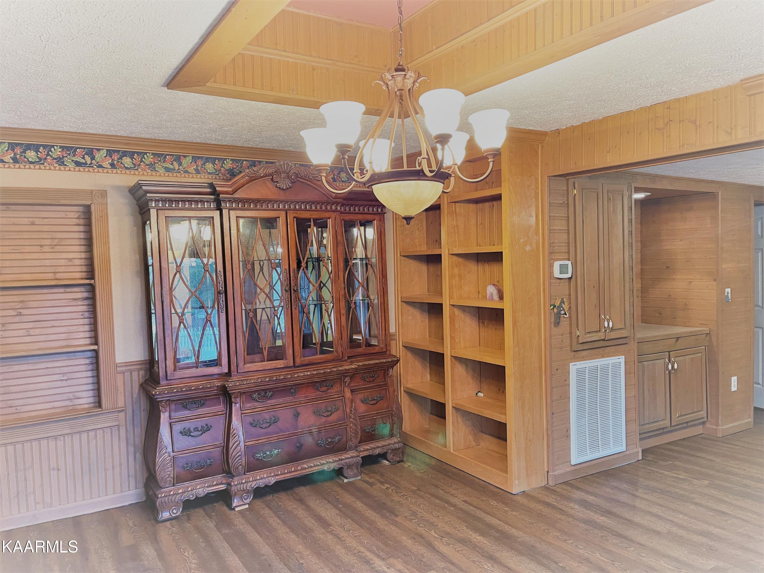 5400 Wolf Creek Road Spring City, TN 37381 - Photo 17 of 37 Formal Dining Room