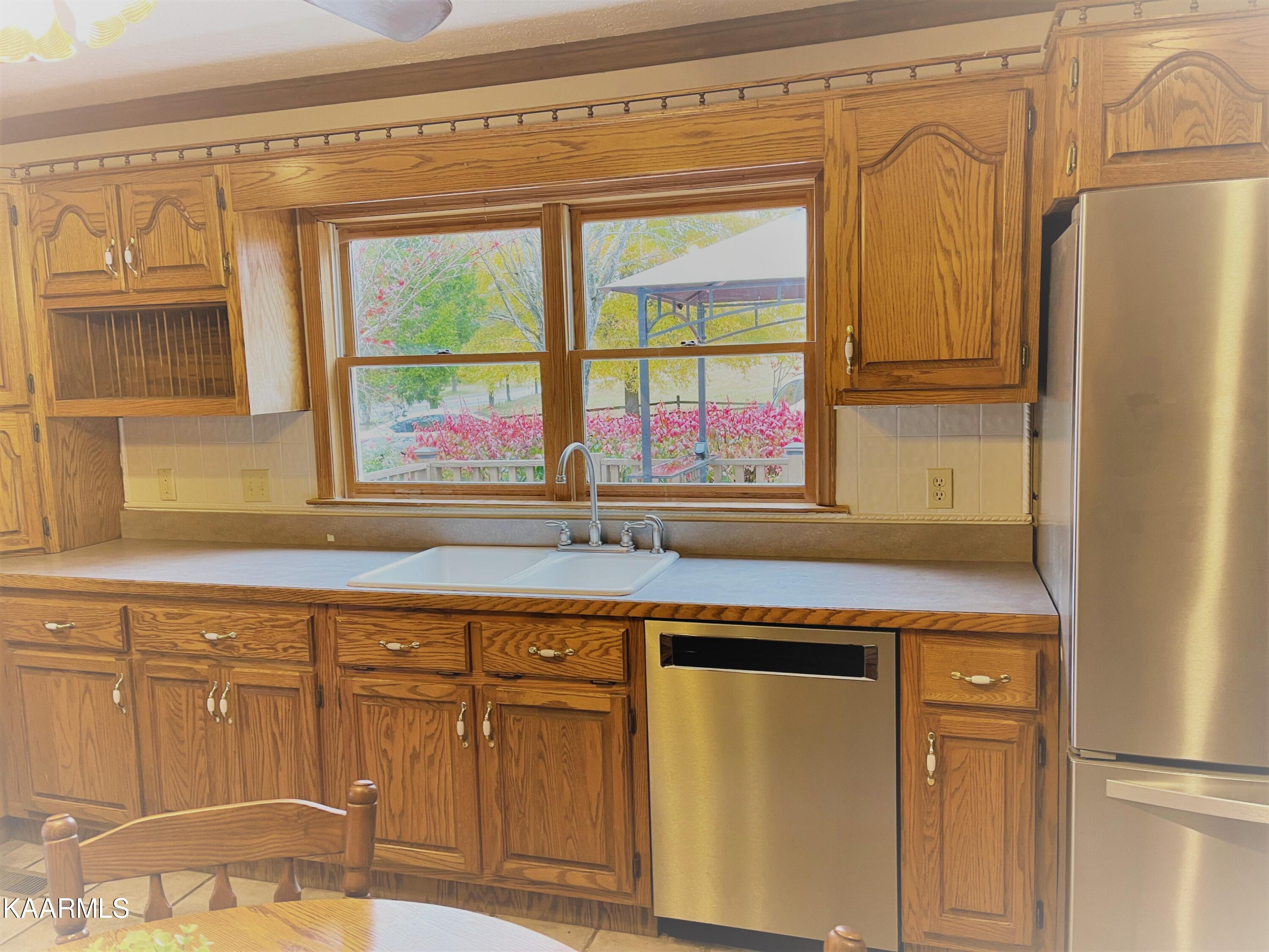 5400 Wolf Creek Road Spring City, TN 37381 - Photo 21 of 37 Kitchen 4