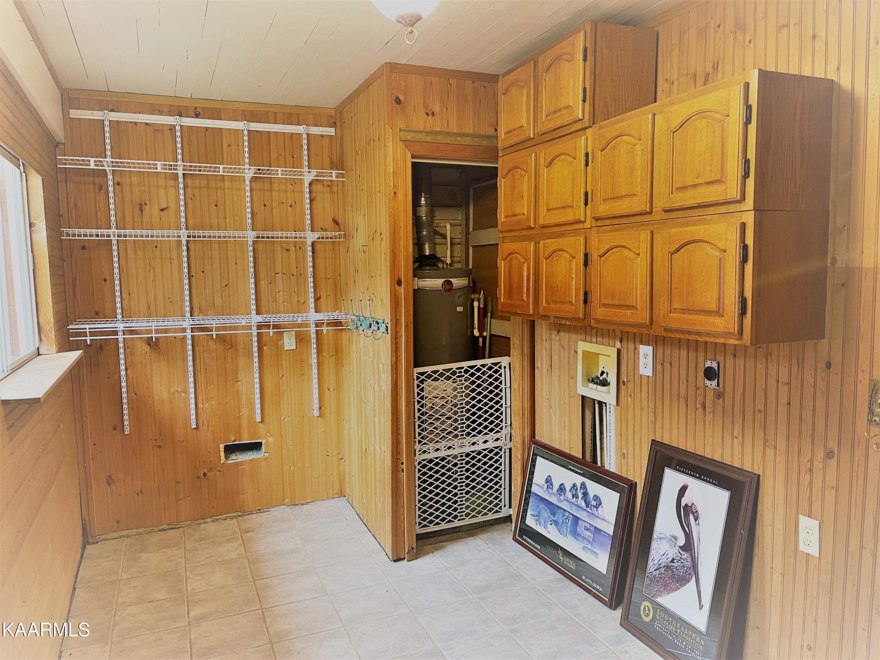 5400 Wolf Creek Road Spring City, TN 37381 - Photo 23 of 37 Laundry