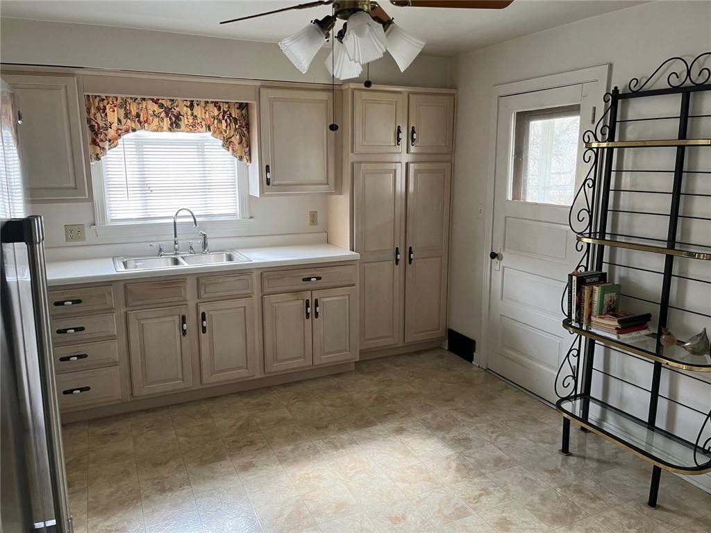179 Michael Road Russellton, PA 15076 - Photo 5 of 13 Gallery Image 5