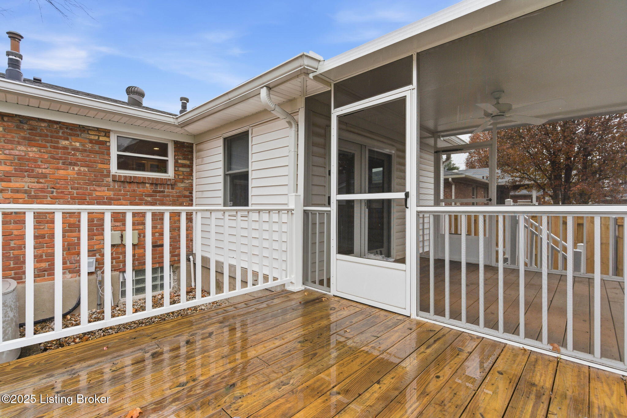 4302 Kinloch Road Louisville, KY 40207 - Photo 23 of 34 Screened Porch