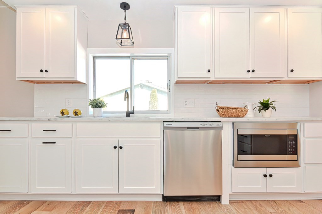 7 Tara Road Framingham, MA 01701 - Photo 7 of 40 Gallery Image 7
