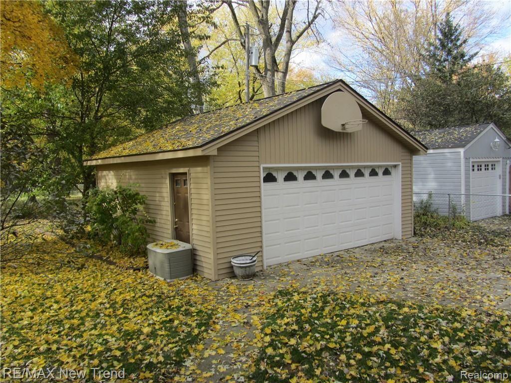 22525 Power Road Farmington, MI 48336 - Photo 25 of 25 IMG_1564.JPG