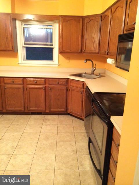 1025 Bosley Road Cockeysville, MD 21030 - Photo 8 of 19 Kitchen