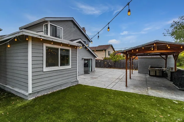 $810,000 | 257 Valley Oak Lane, Vallejo, CA 94591