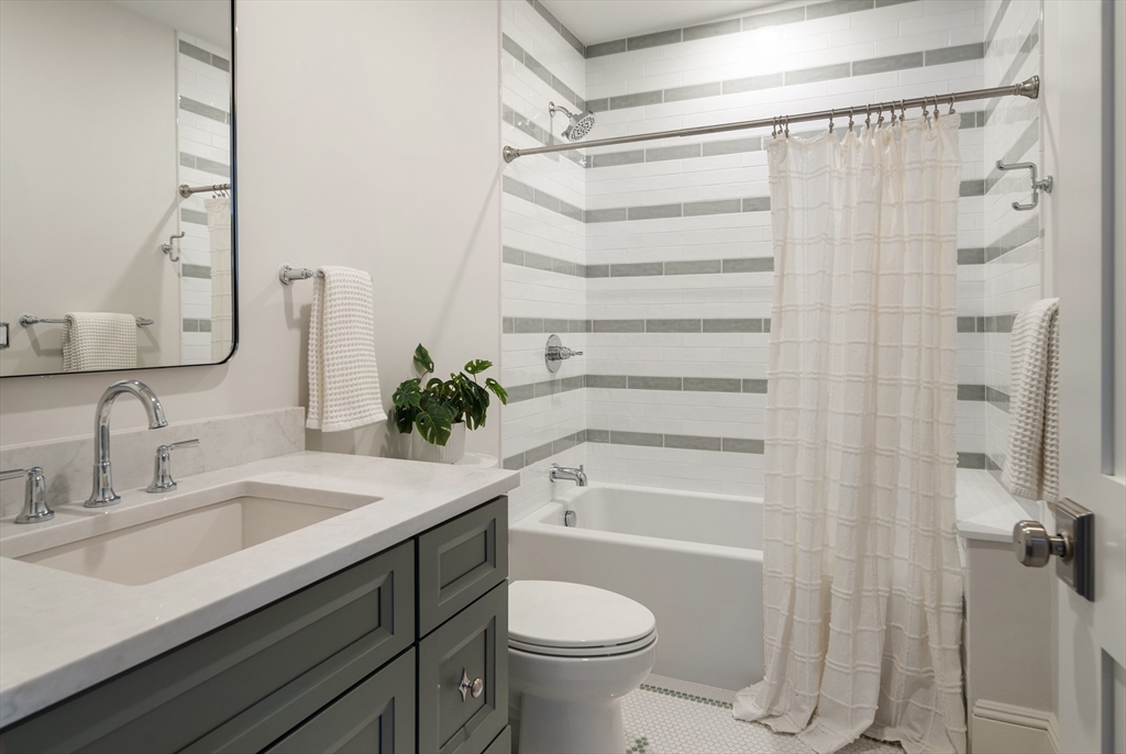 2 Pacific Street Boston, MA 02127 - Photo 15 of 23