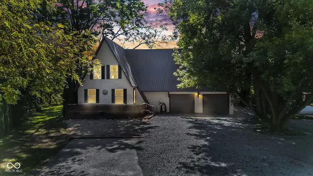 $315,900 | 1503 600 South, Markleville, IN 46056