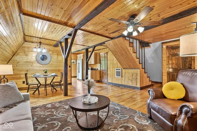 $315,900 | 1503 600 South, Markleville, IN 46056