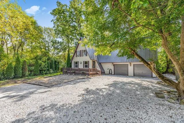 $315,900 | 1503 600 South, Markleville, IN 46056