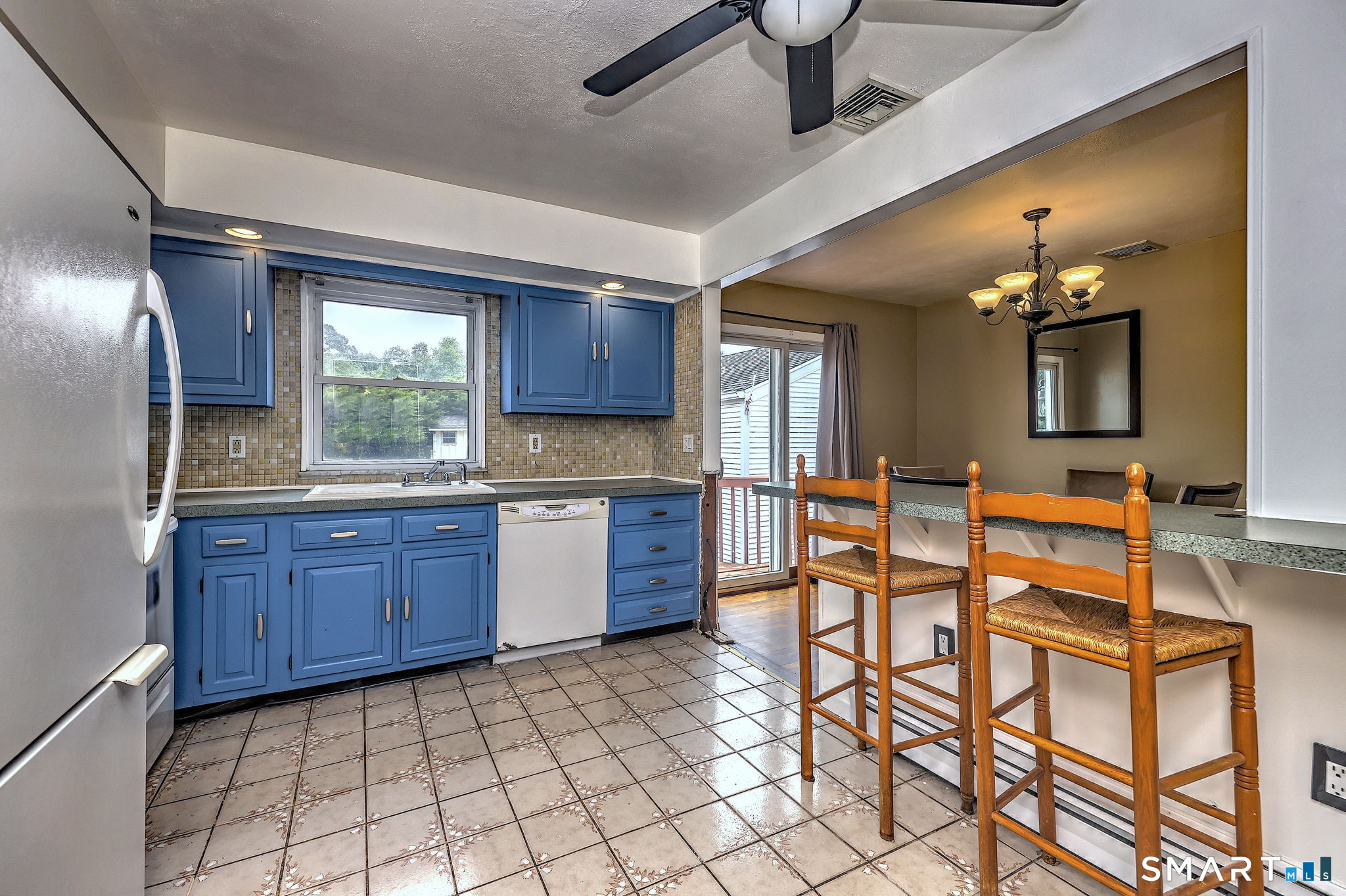 61 Northrop Road West Haven, CT 06516 - Photo 11 of 39 Gallery Image 11