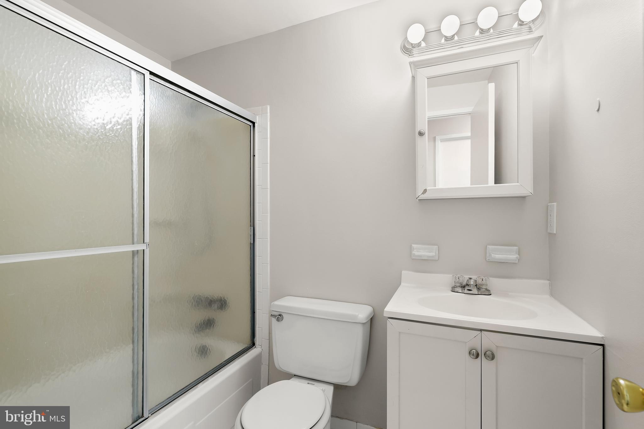 9532 Kilimanjaro Road Columbia, MD 21045 - Photo 23 of 38 Full Bathroom