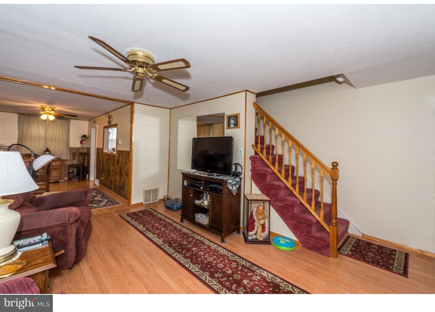232 Lynn Road Ridley Park, PA 19078 - Photo 7 of 25 Living Room